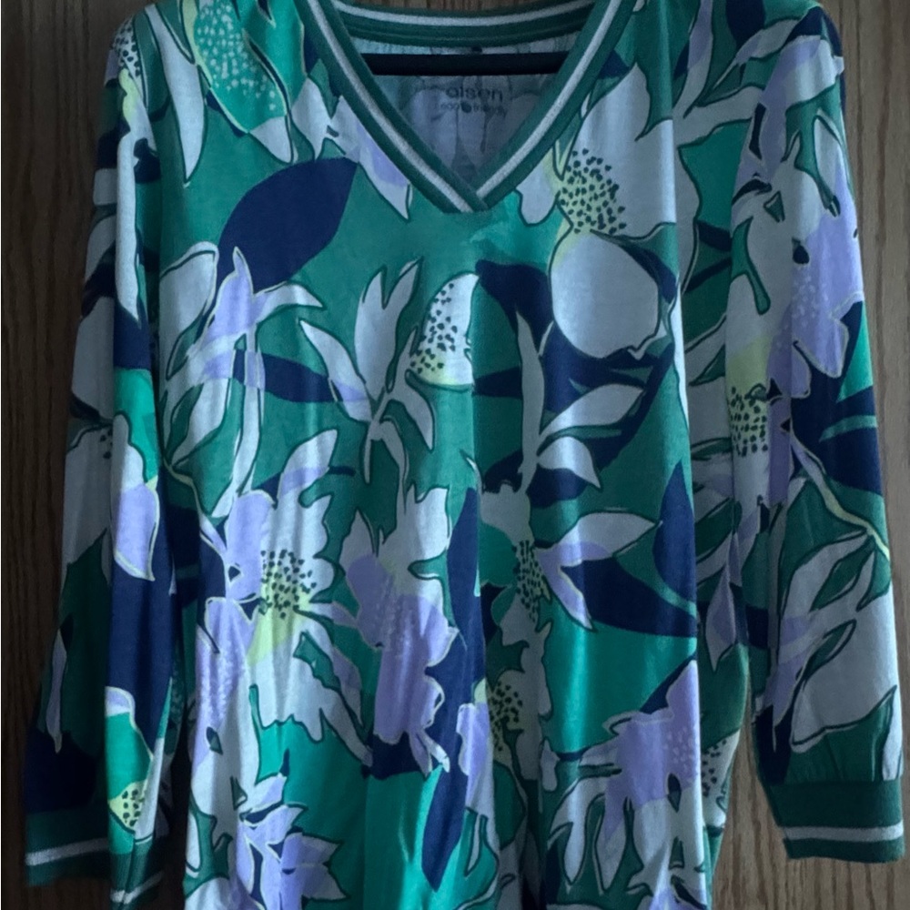 Olsen Women's Floral V-Neck Blouse - Green and Blue
